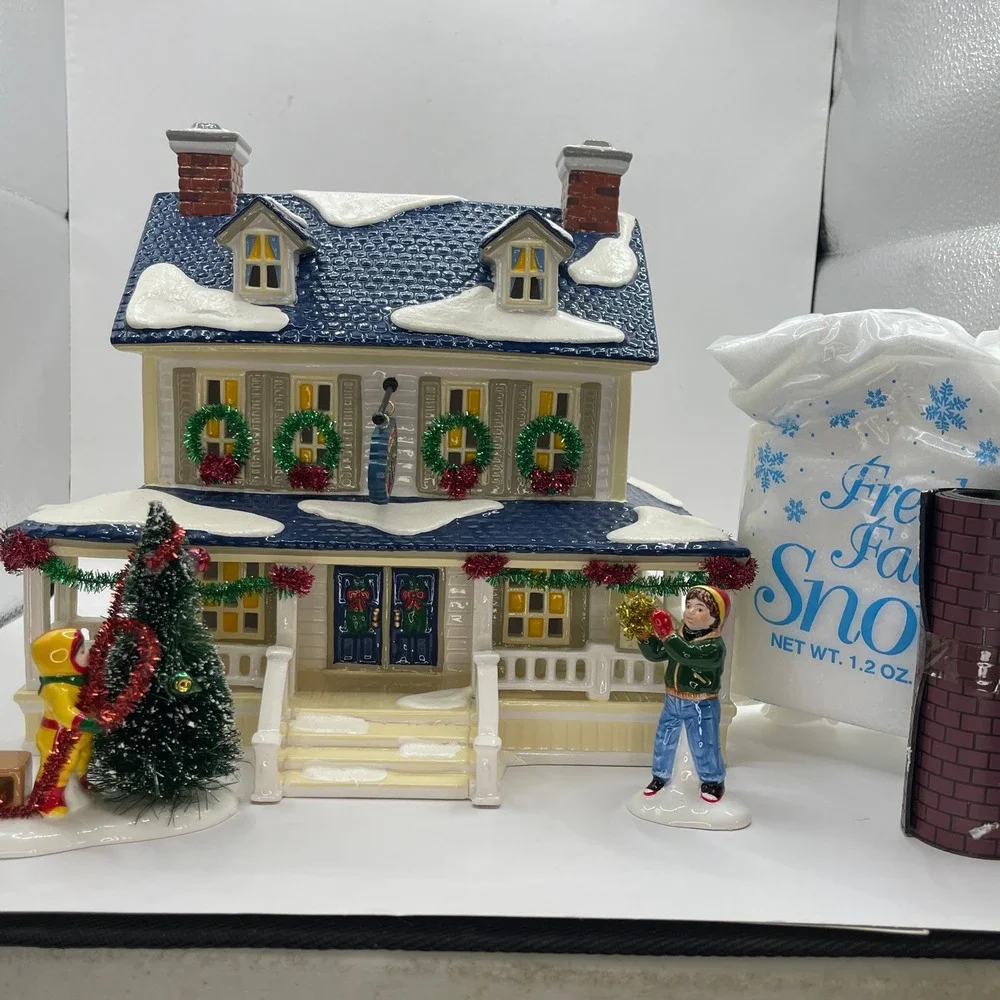 Department 56 Snowy Pines Inn Gift Set Snow Village 1998 Lighted House 56.54928